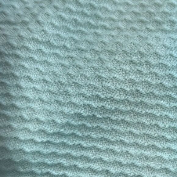 Lilly Pulitzer scallop trim Butter🧈cup Shorts 🩳 4 pockets 4 gear ⚙️ 💄 💳🪪💵 - Picture 12 of 17